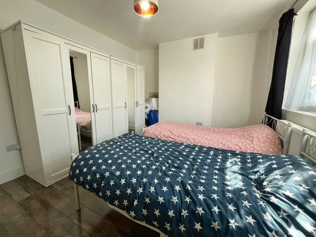 2 bedroom house for rent