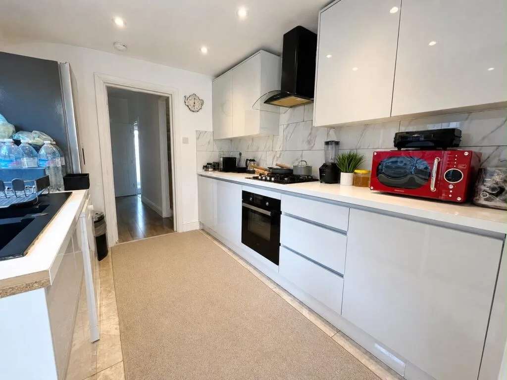 2 bedroom house for rent