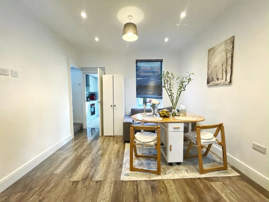 2 bedroom house for rent