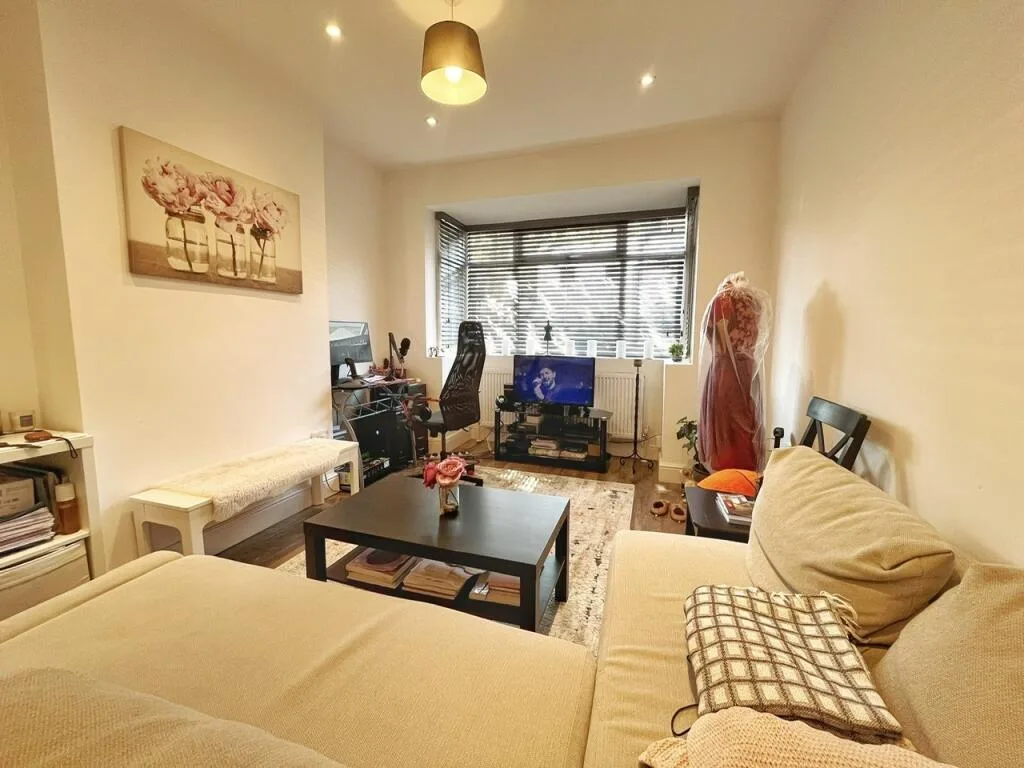 2 bedroom house for rent