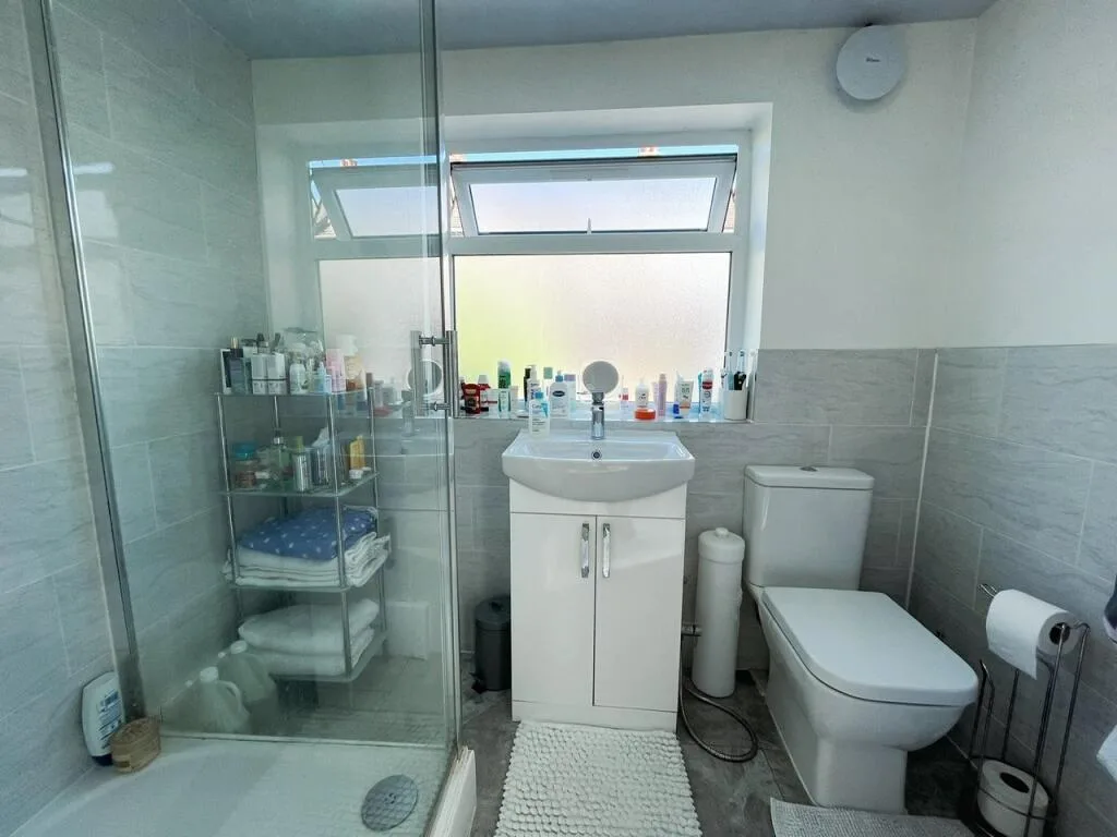 2 bedroom house for rent