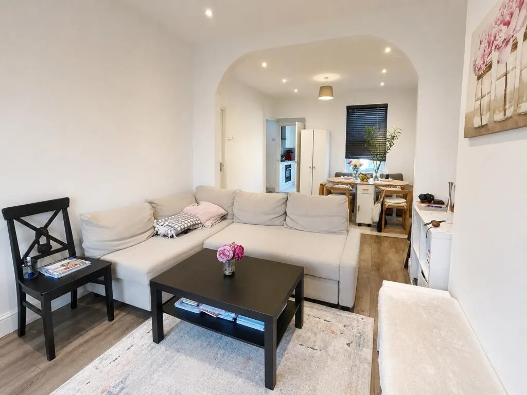 2 bedroom house for rent