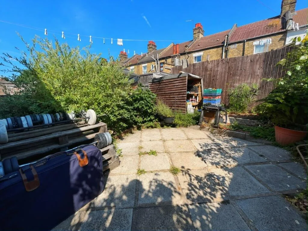 2 bedroom house for rent