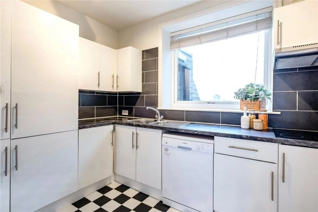 4 bedroom penthouse for rent
