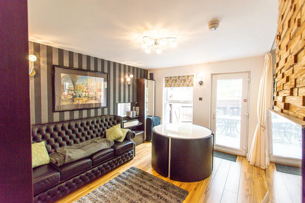 1 bedroom end of terrace house for rent