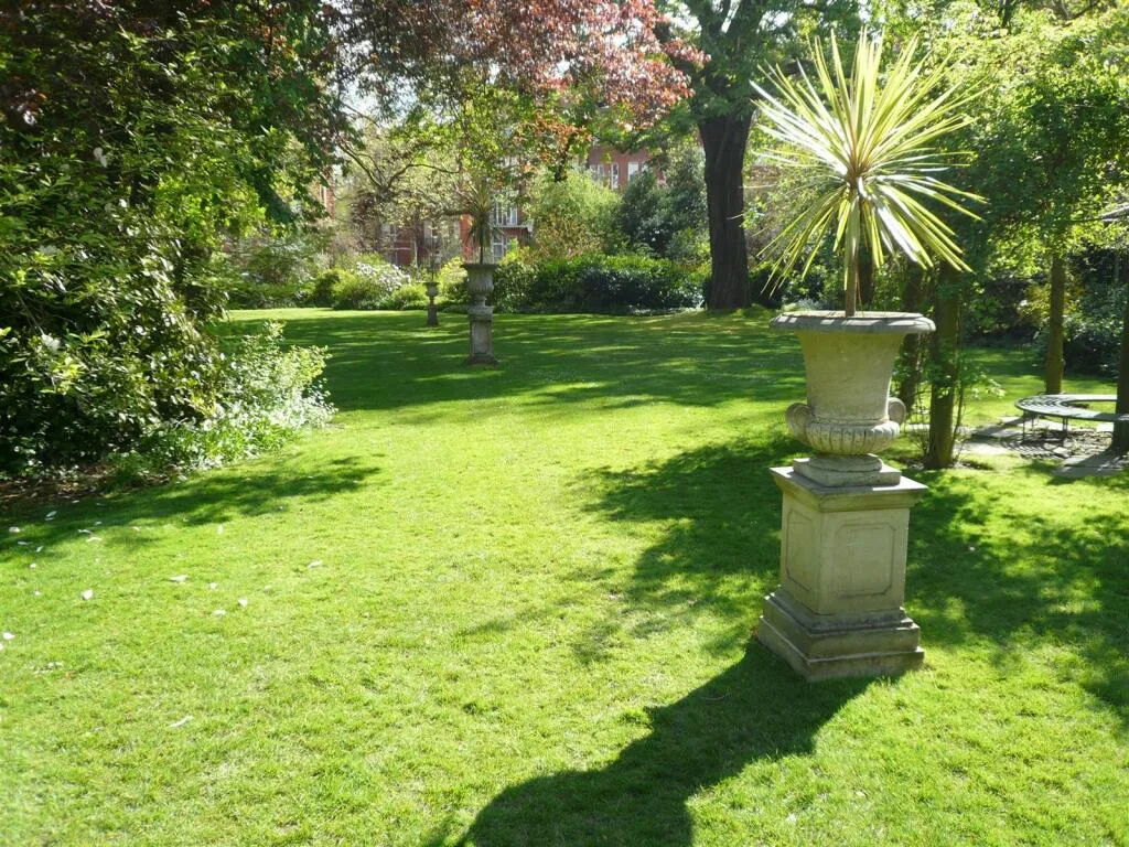 4 bedroom flat for rent