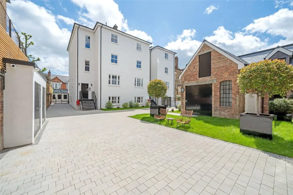 2 bedroom flat for rent
