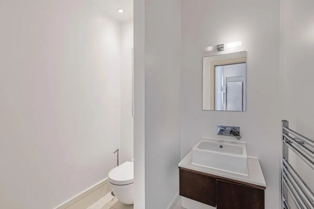 2 bedroom maisonette for rent