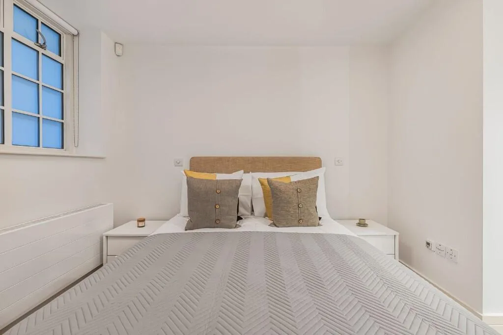2 bedroom maisonette for rent