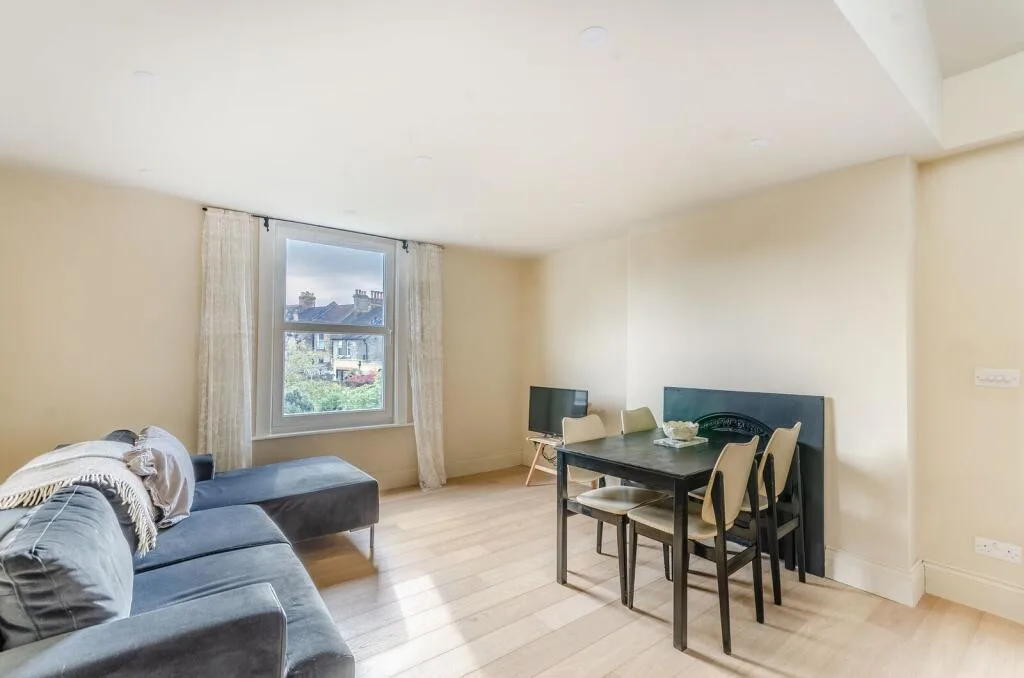 2 bedroom flat for rent