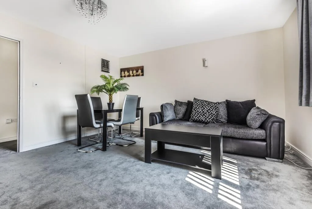 2 bedroom flat for rent