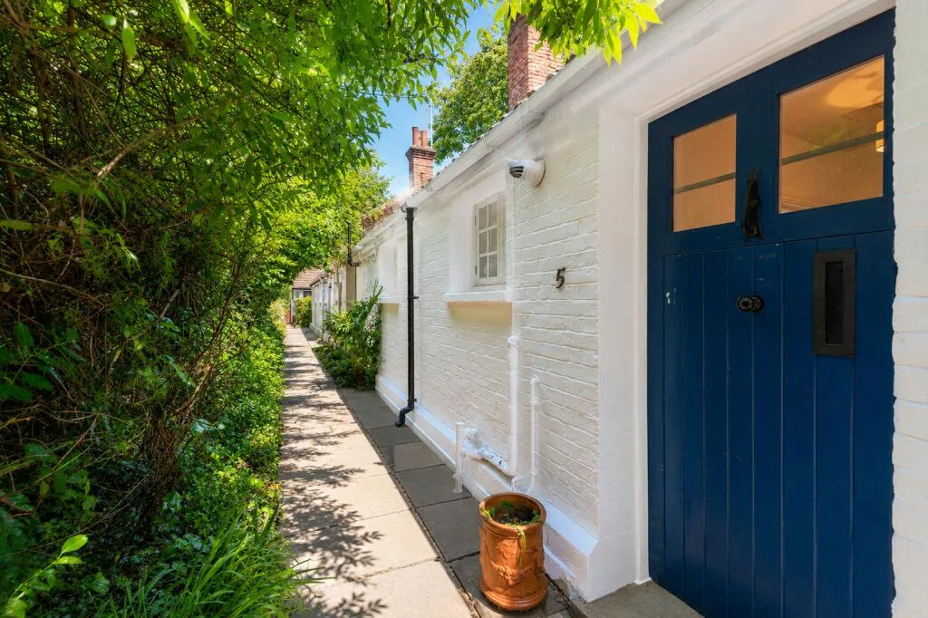 2 bedroom terraced house for rent