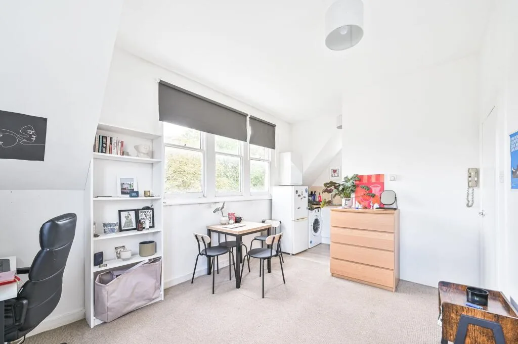 Studio flat for rent