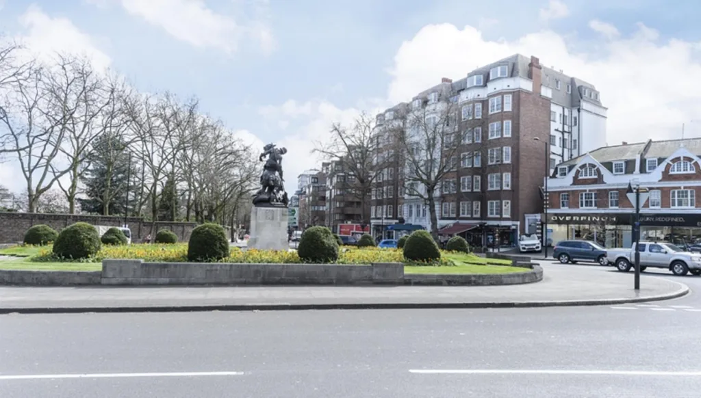 5 bedroom flat for rent