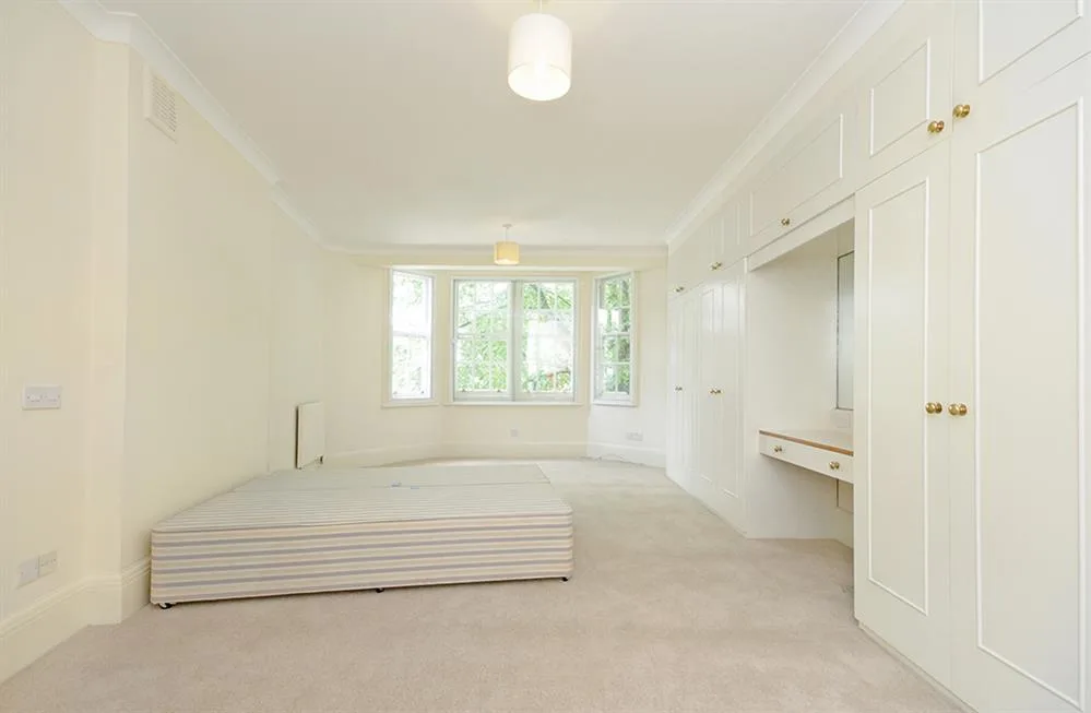 5 bedroom flat for rent