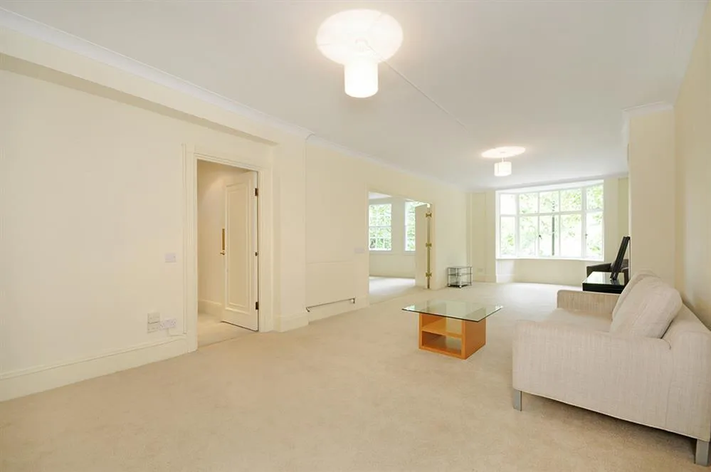5 bedroom flat for rent