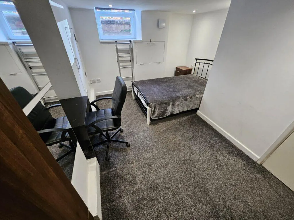 4 bedroom terraced house for rent