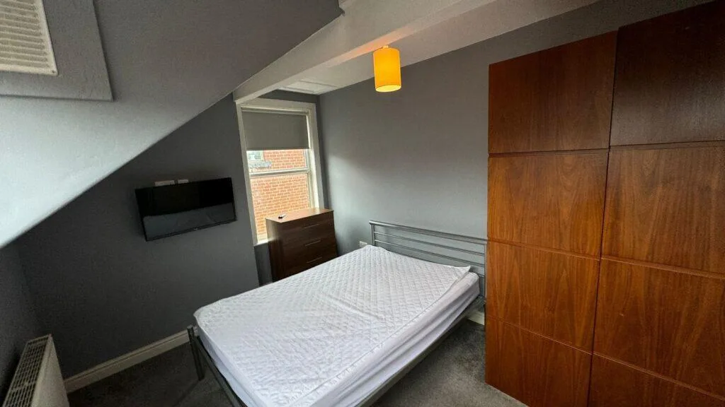 3 bedroom end of terrace house for rent