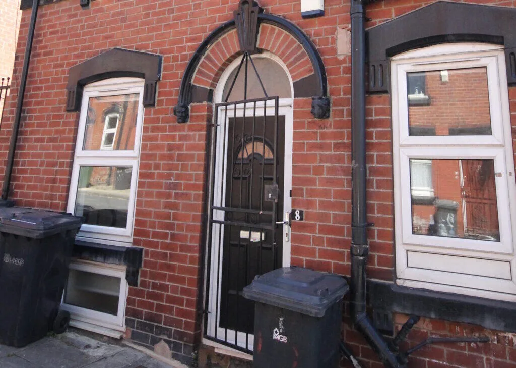 3 bedroom end of terrace house for rent
