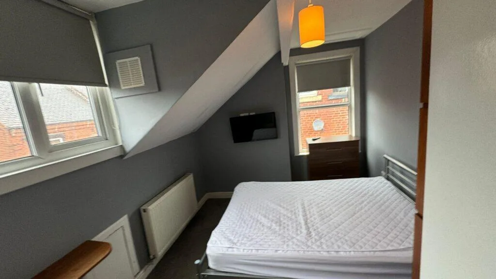 3 bedroom end of terrace house for rent