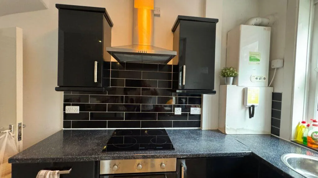 3 bedroom end of terrace house for rent