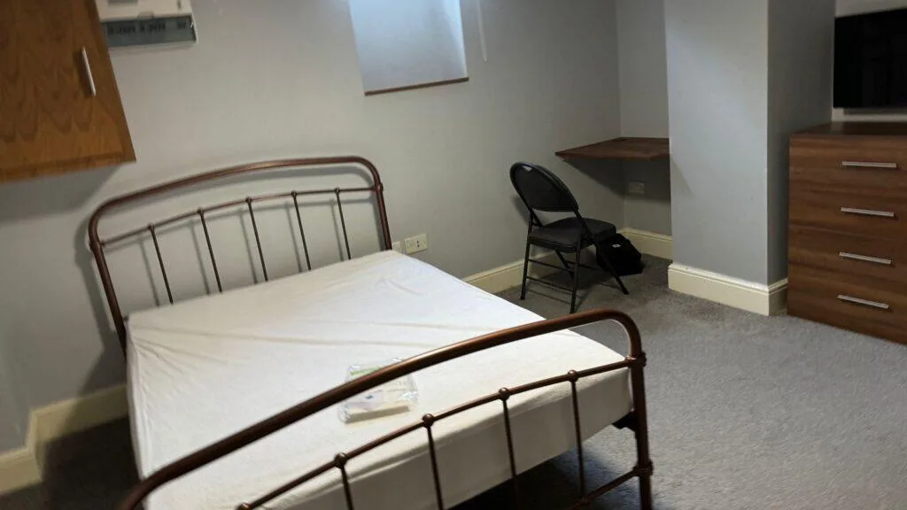 3 bedroom end of terrace house for rent