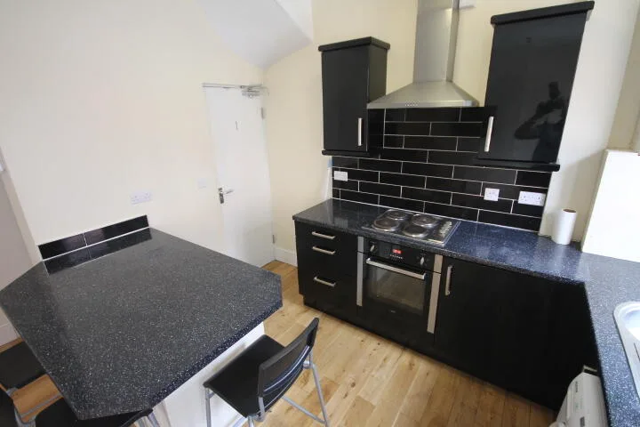 3 bedroom end of terrace house for rent