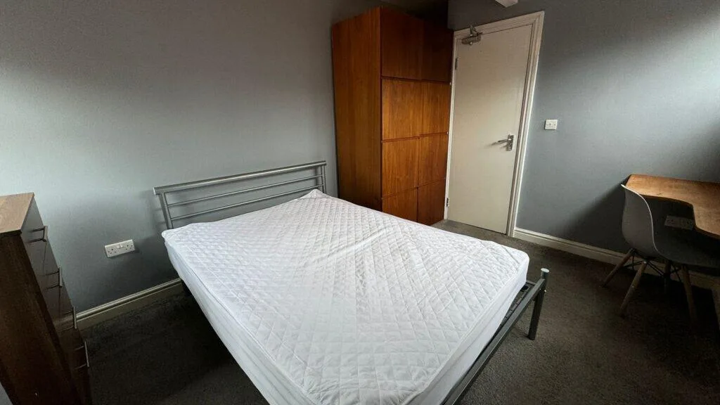 3 bedroom end of terrace house for rent