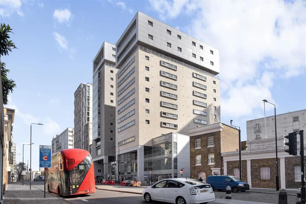 2 bedroom penthouse for rent