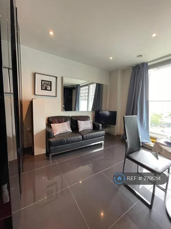 Studio flat for rent