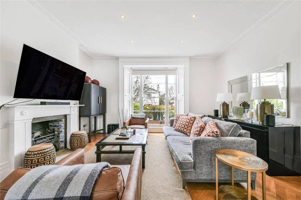 4 bedroom end of terrace house for rent