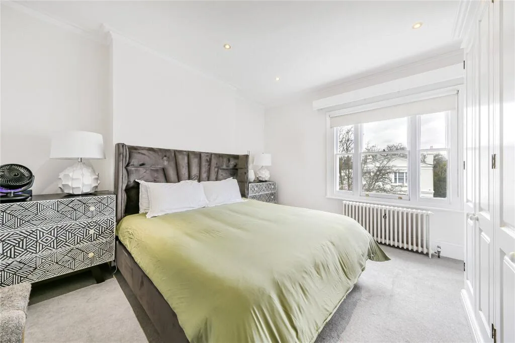 4 bedroom end of terrace house for rent