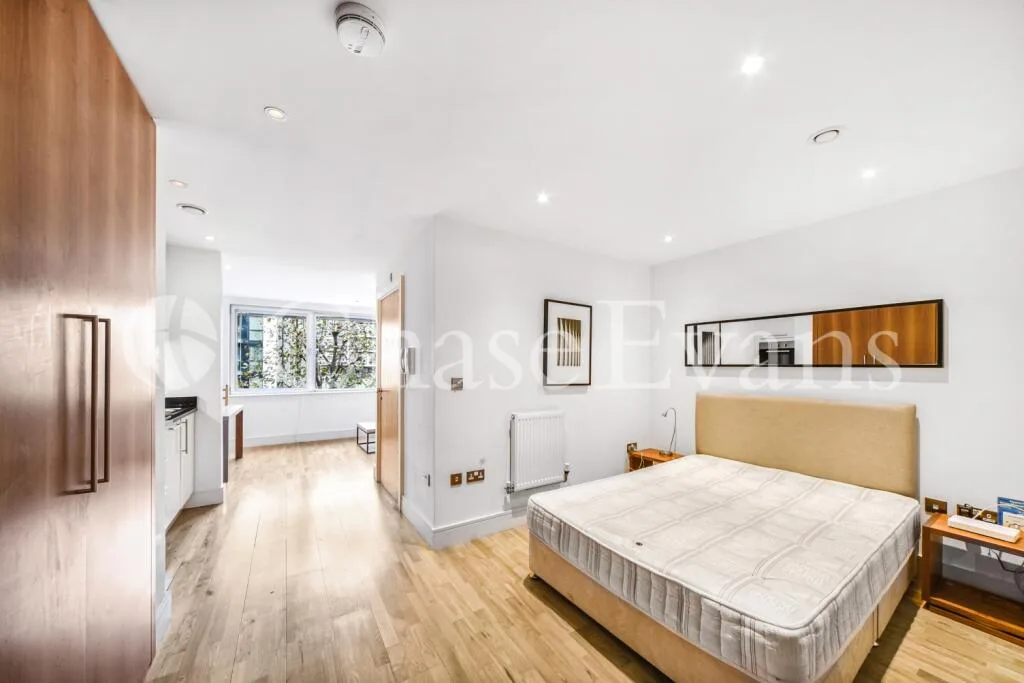 Studio flat for rent