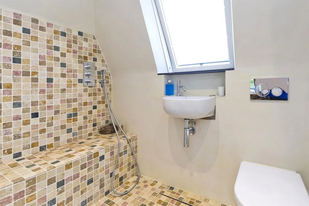 2 bedroom detached house for rent