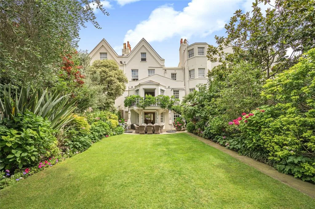 5 bedroom house for rent