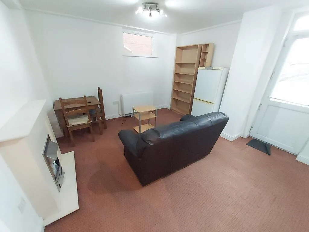 1 bedroom ground floor flat for rent
