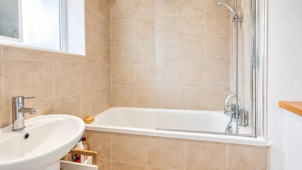1 bedroom ground floor flat for rent