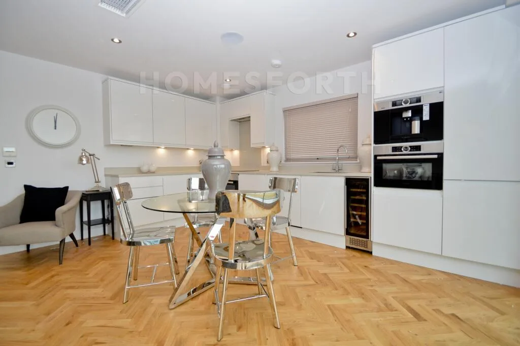 2 bedroom penthouse for rent