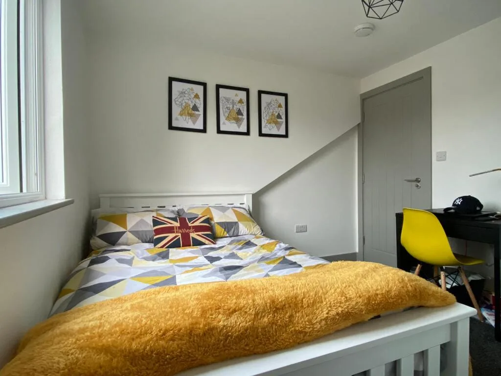 6 bedroom house for rent