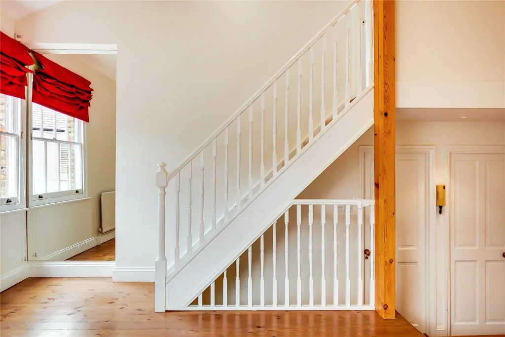 2 bedroom mews property for rent