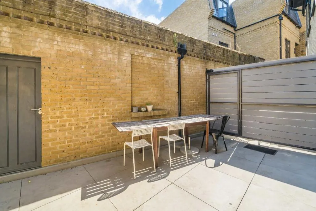 4 bedroom detached house for rent
