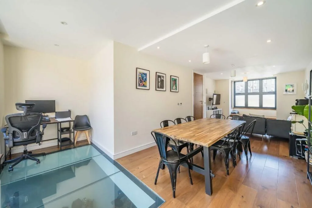 4 bedroom detached house for rent
