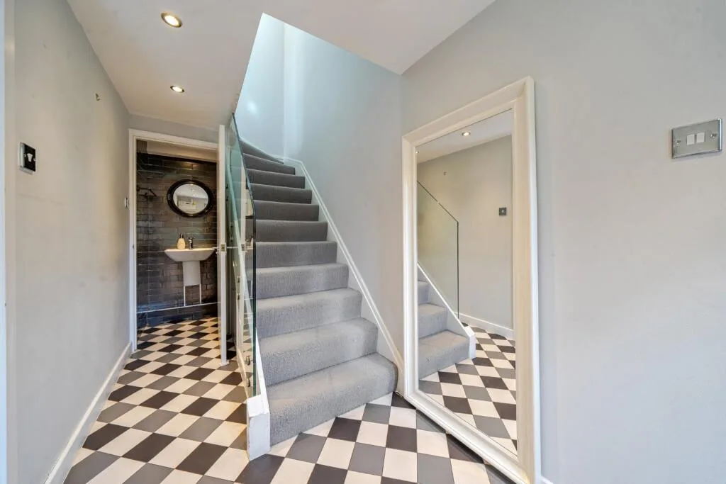 2 bedroom house for rent