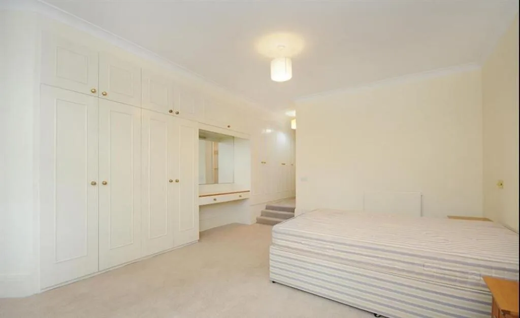 5 bedroom flat for rent