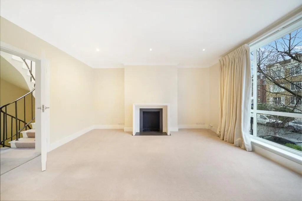 4 bedroom end of terrace house for rent