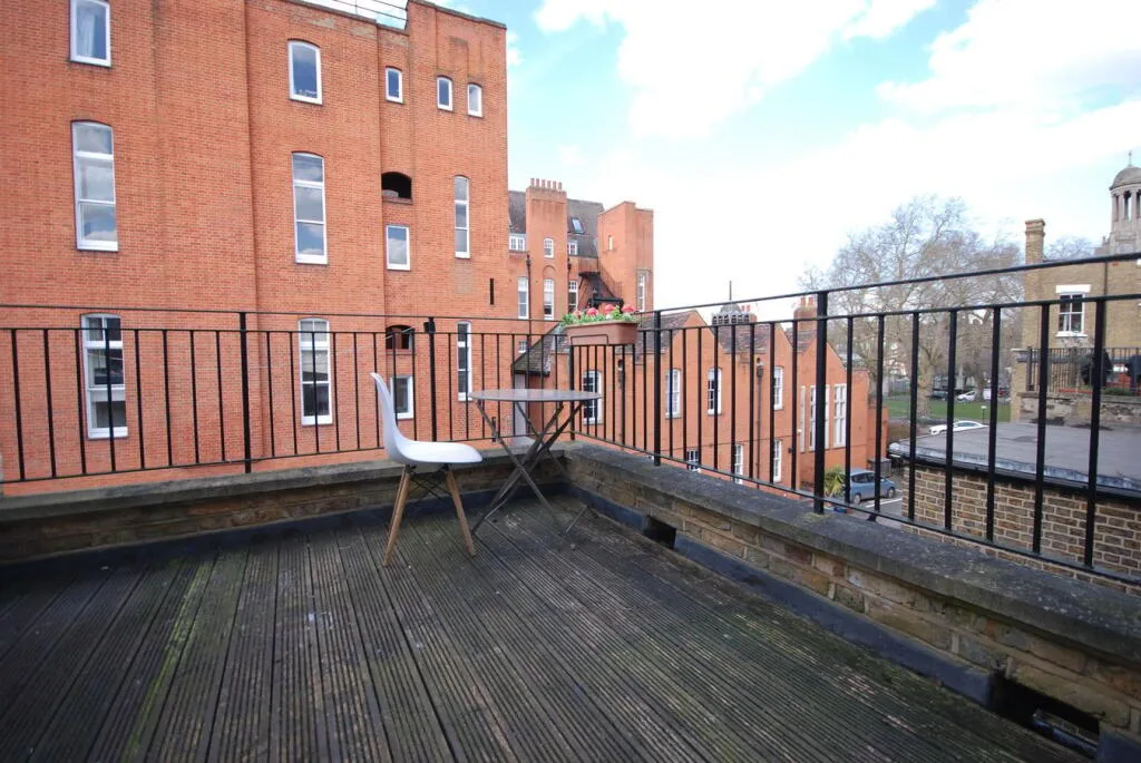 2 bedroom detached house for rent