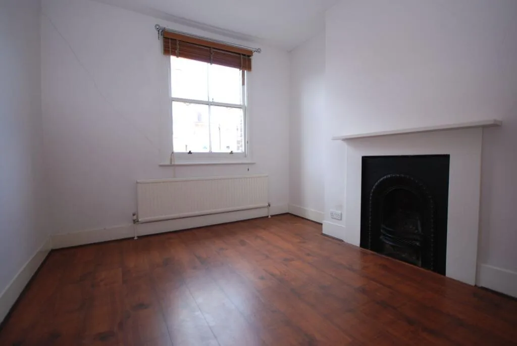 2 bedroom detached house for rent