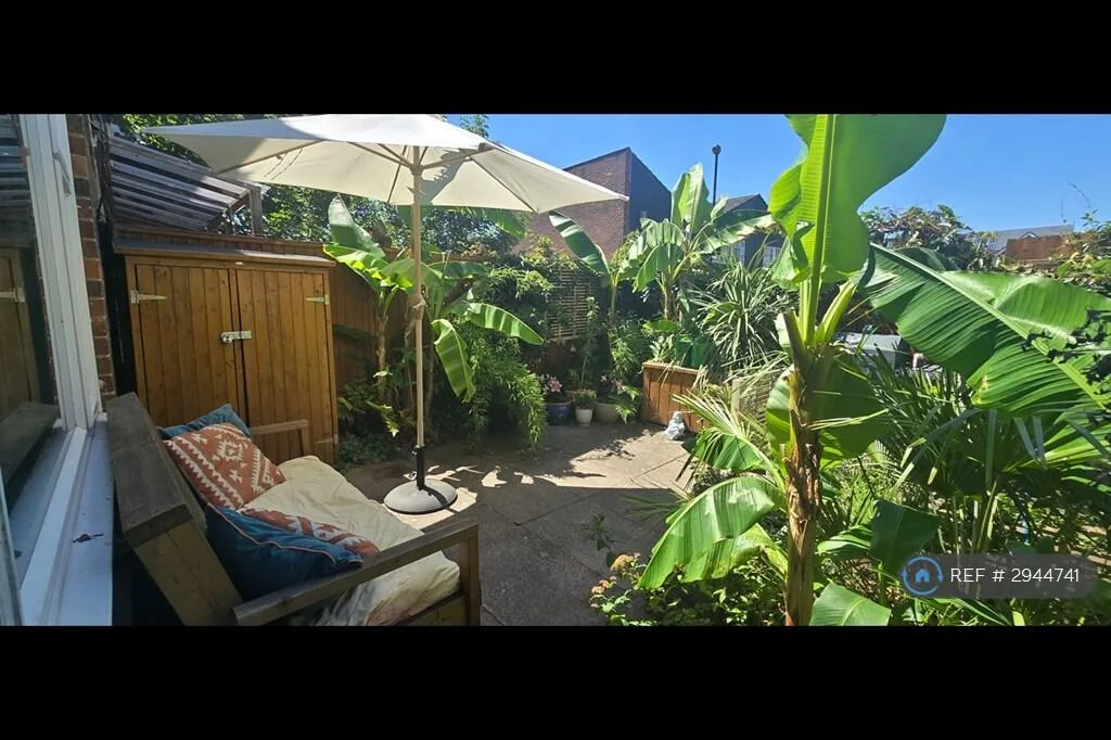 2 bedroom maisonette for rent