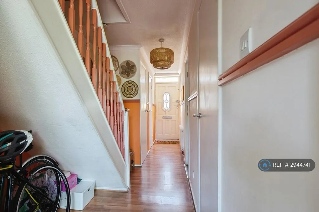 2 bedroom maisonette for rent