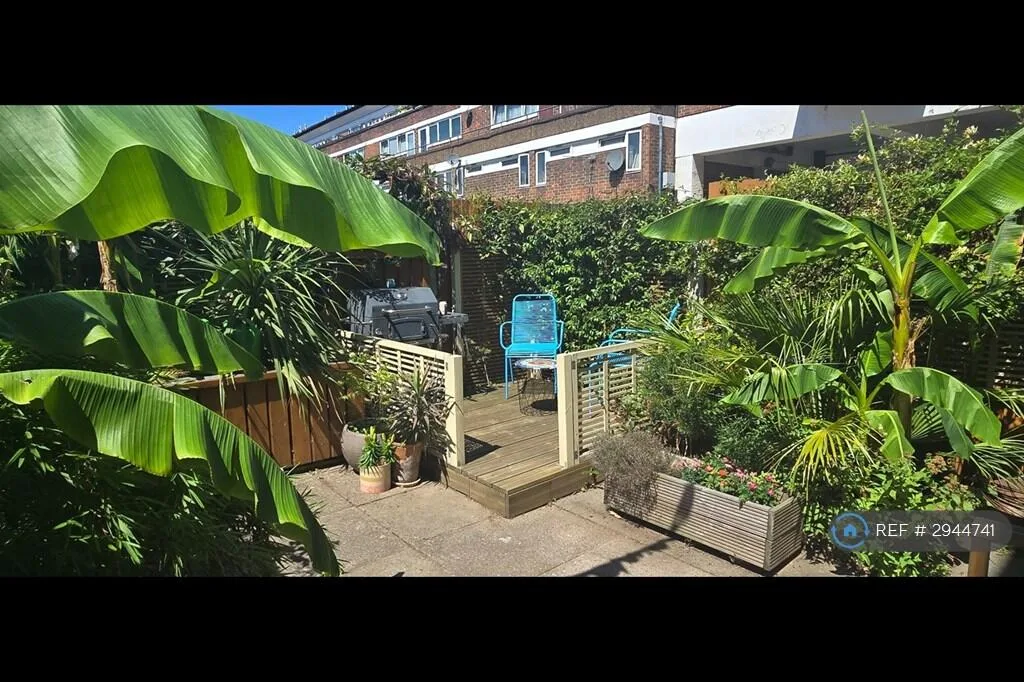 2 bedroom maisonette for rent